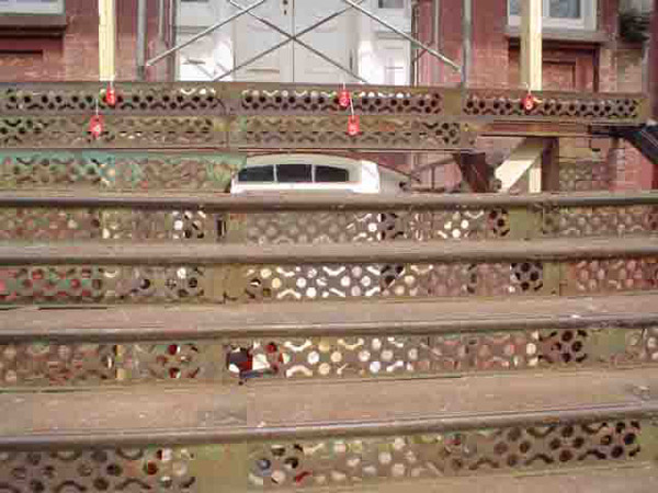 The work on the cast iron stairway from the south facade was dismantled in April and taken 
to the Craftsman Iron foundry and workshop on Brentwood Avenue for required restoration.